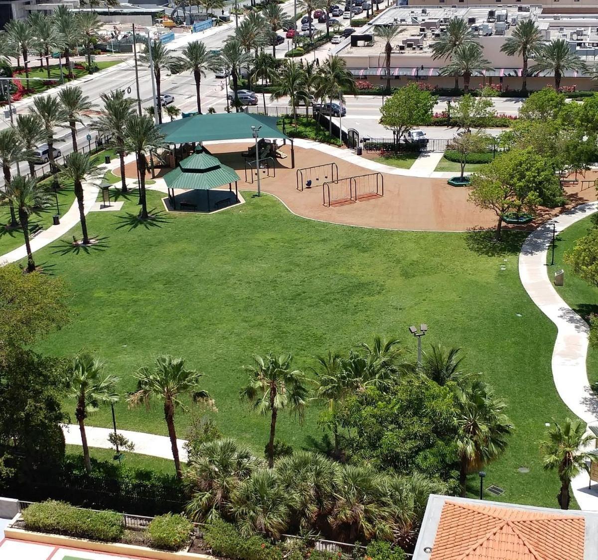 Beachfront Studio Pool, Resort & Ocean View Sunny Isles Beach Eksteriør billede